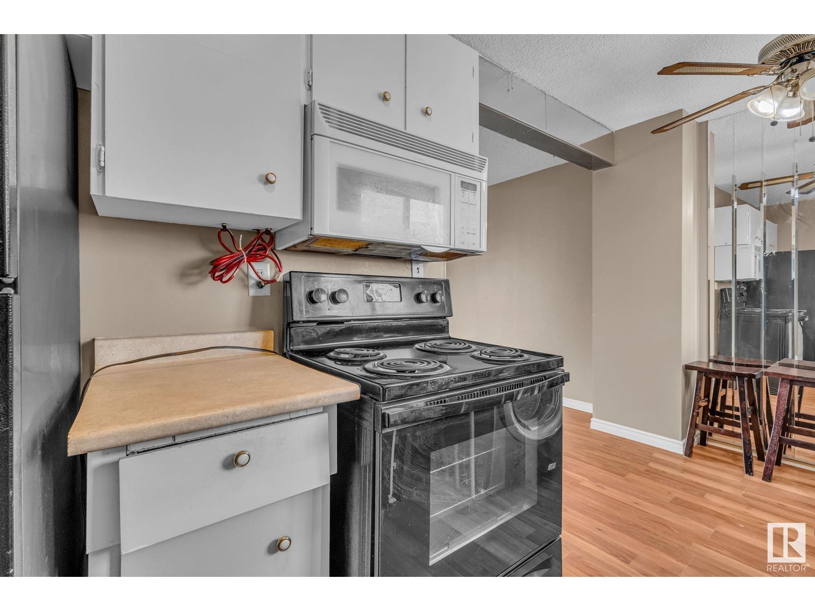 Property at 221 HARRISON DR NW image 5