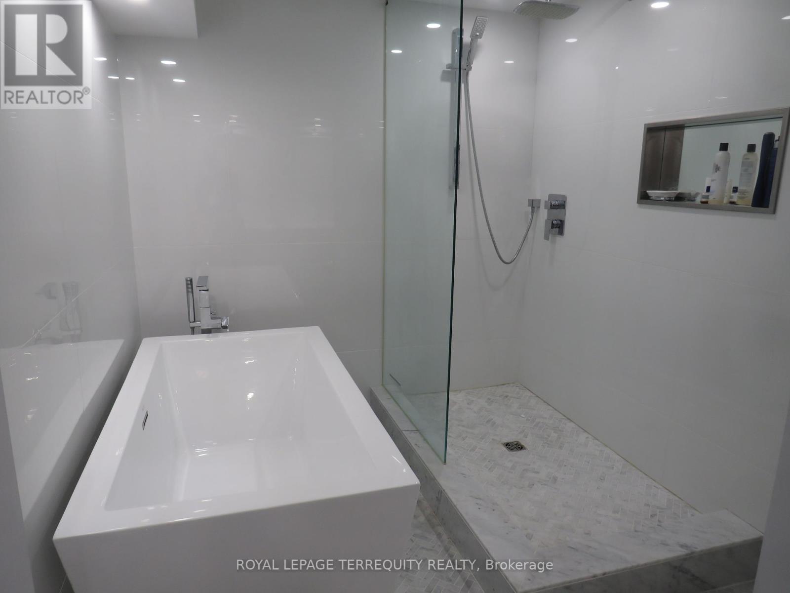 Property at 3305 - 2045 LAKE SHORE BOULEVARD W image 5