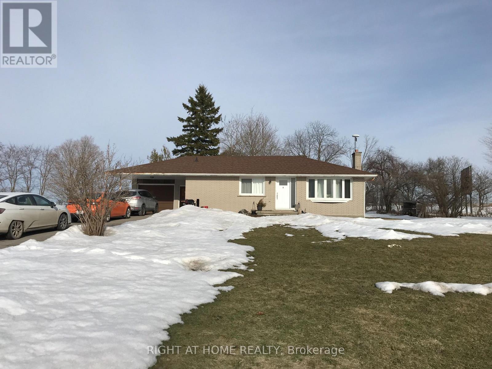 7523 Yonge Street, Innisfil, Ontario  L9S 4N9 - Photo 2 - N12036219