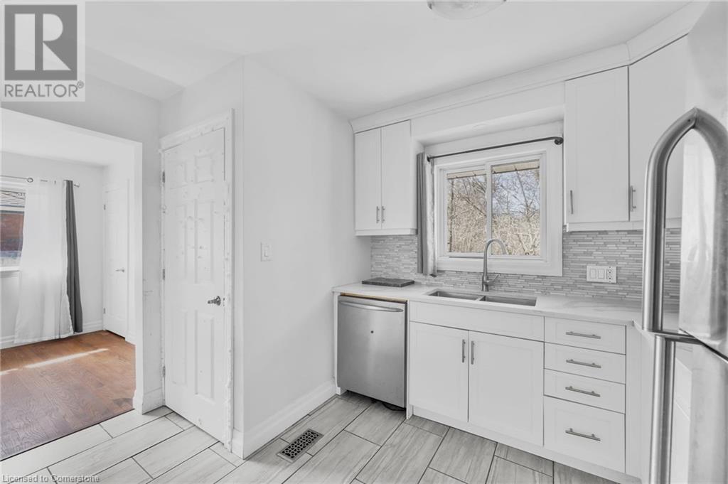 Photo 18 of 35 for 442 Scenic Drive N