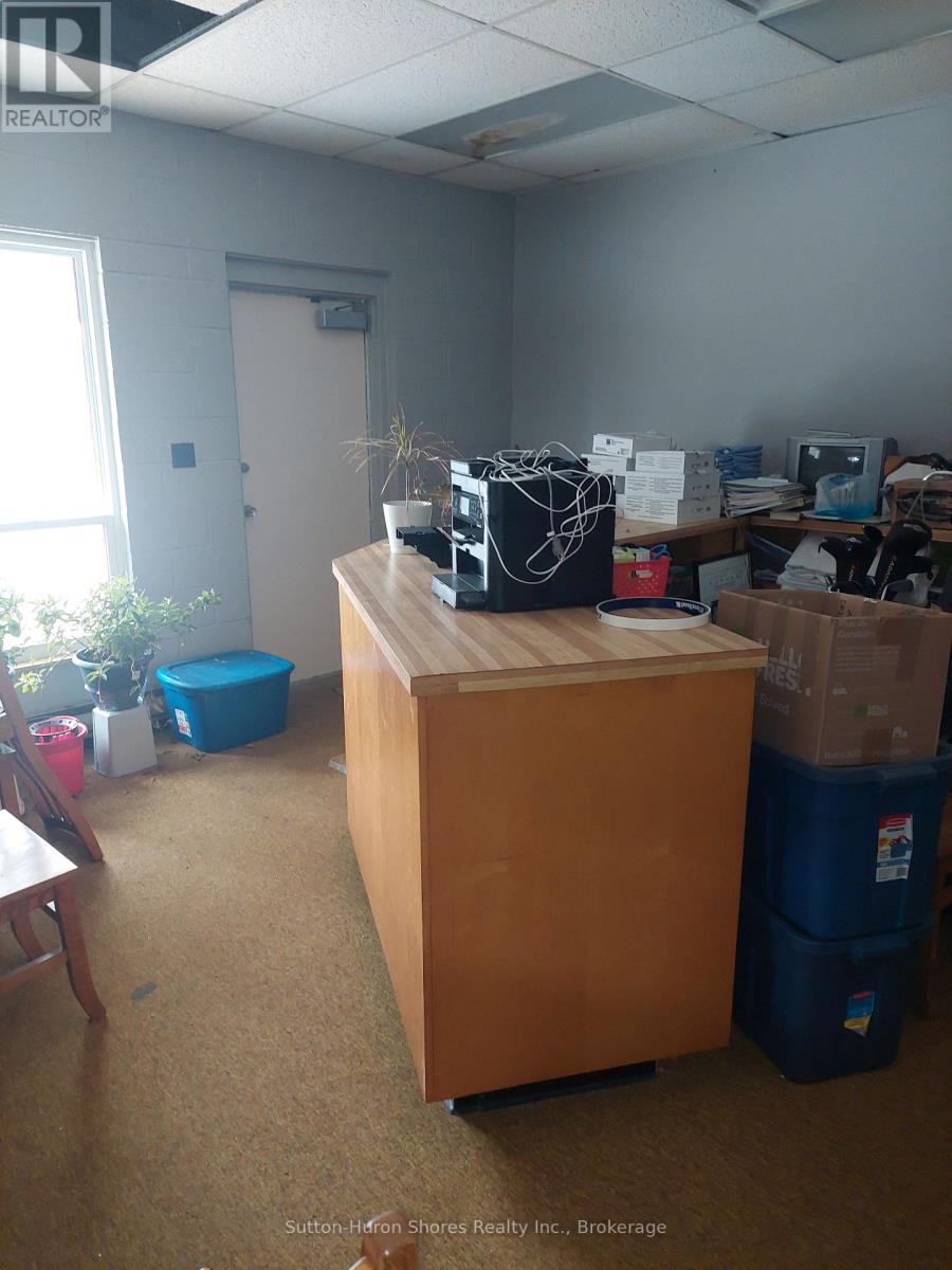 662 Gustavus Street, Saugeen Shores, Ontario  N0H 2C0 - Photo 15 - X12035971