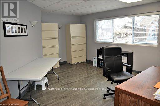 662 Gustavus Street, Saugeen Shores, Ontario  N0H 2C0 - Photo 4 - X12035971