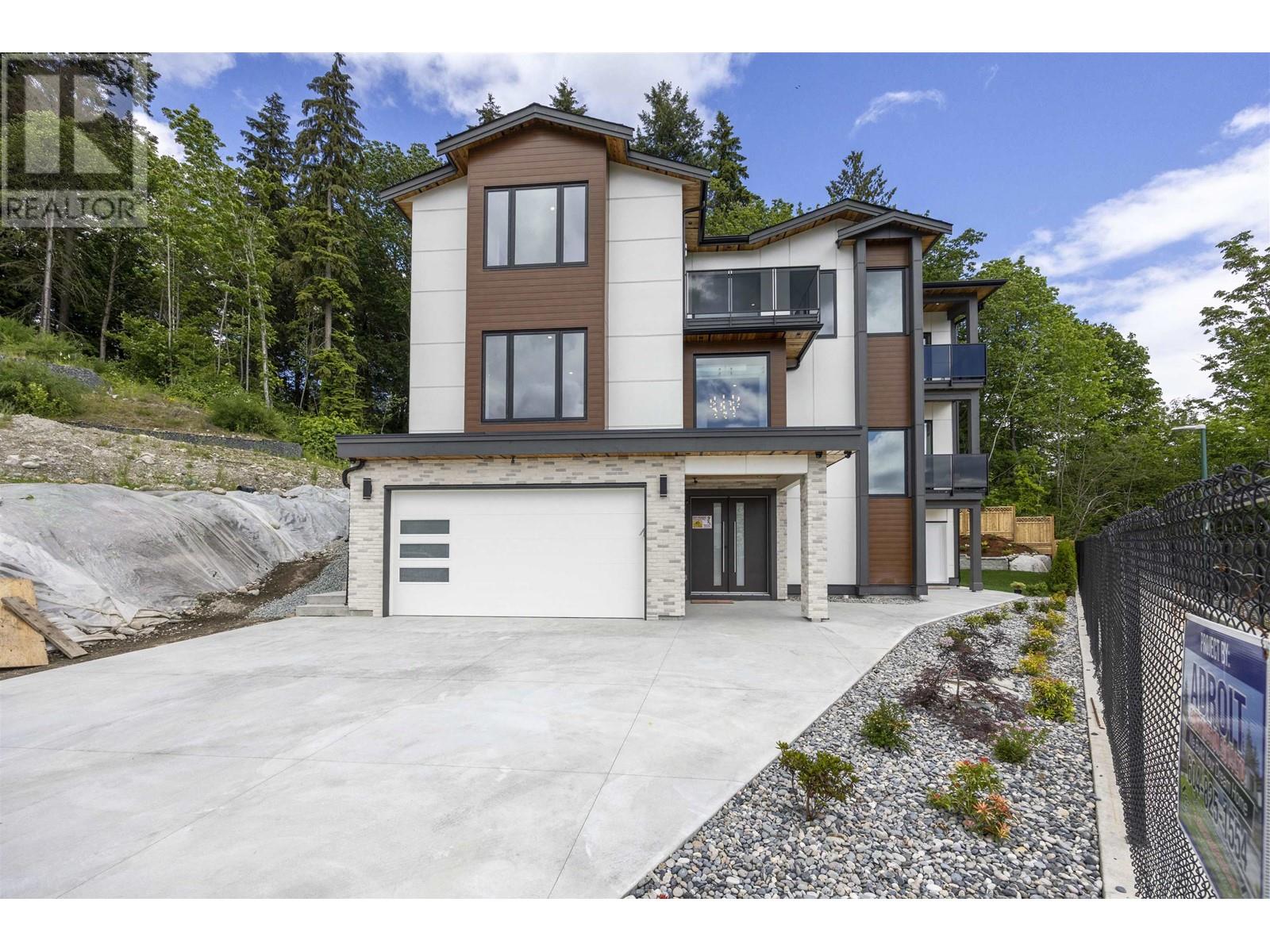 2271 Monashee Court, Coquitlam, British Columbia  V3K 6P7 - Photo 2 - R2965047