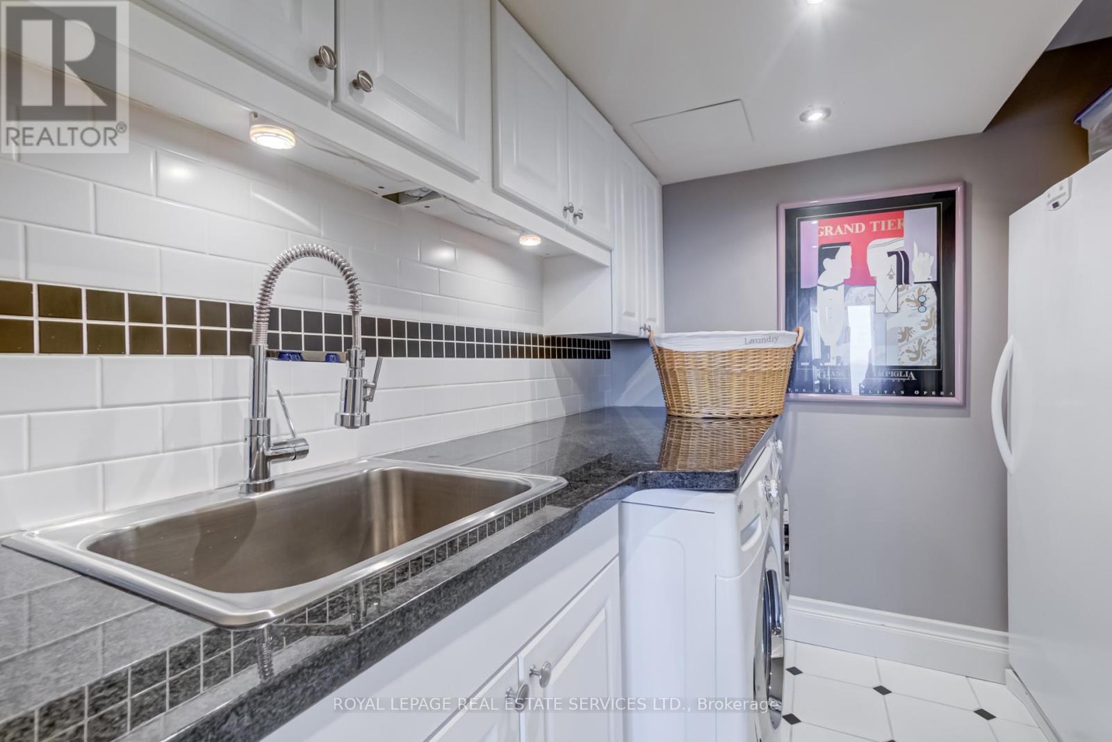 4404 - 2045 Lake Shore Boulevard W, Toronto, Ontario  M8V 2Z6 - Photo 35 - W12036225
