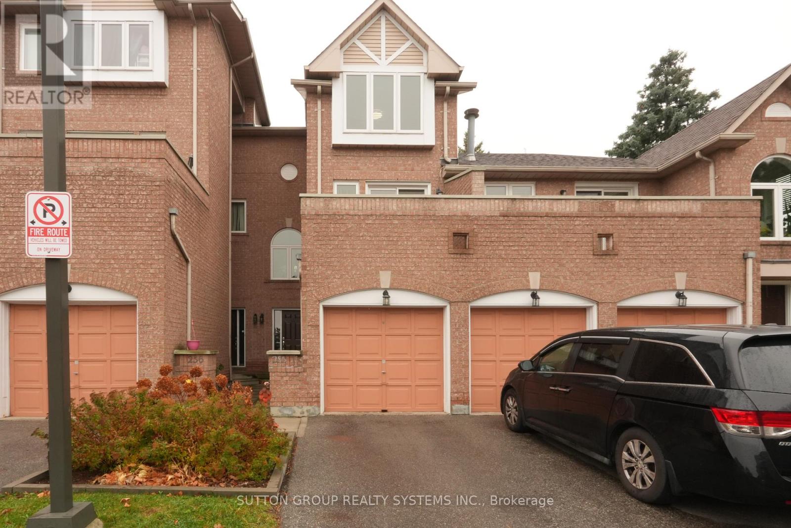 Property at 255 - 60 BARONDALE DRIVE image 2