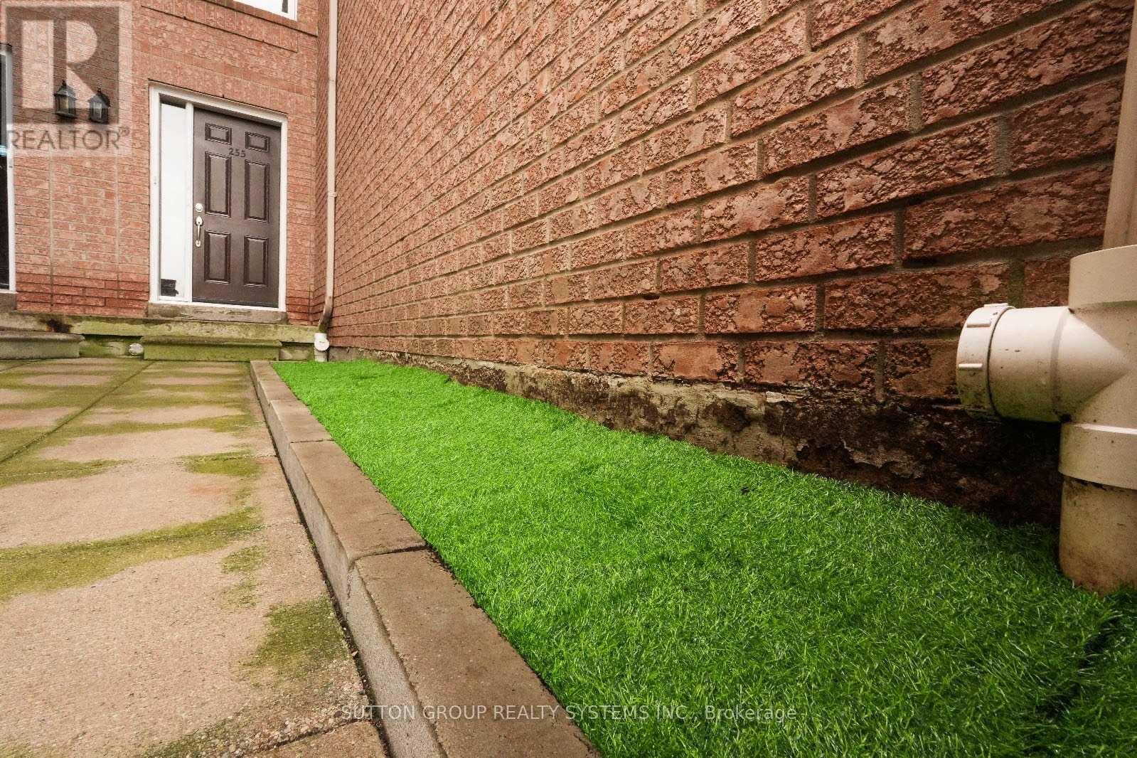 Property at 255 - 60 BARONDALE DRIVE image 4