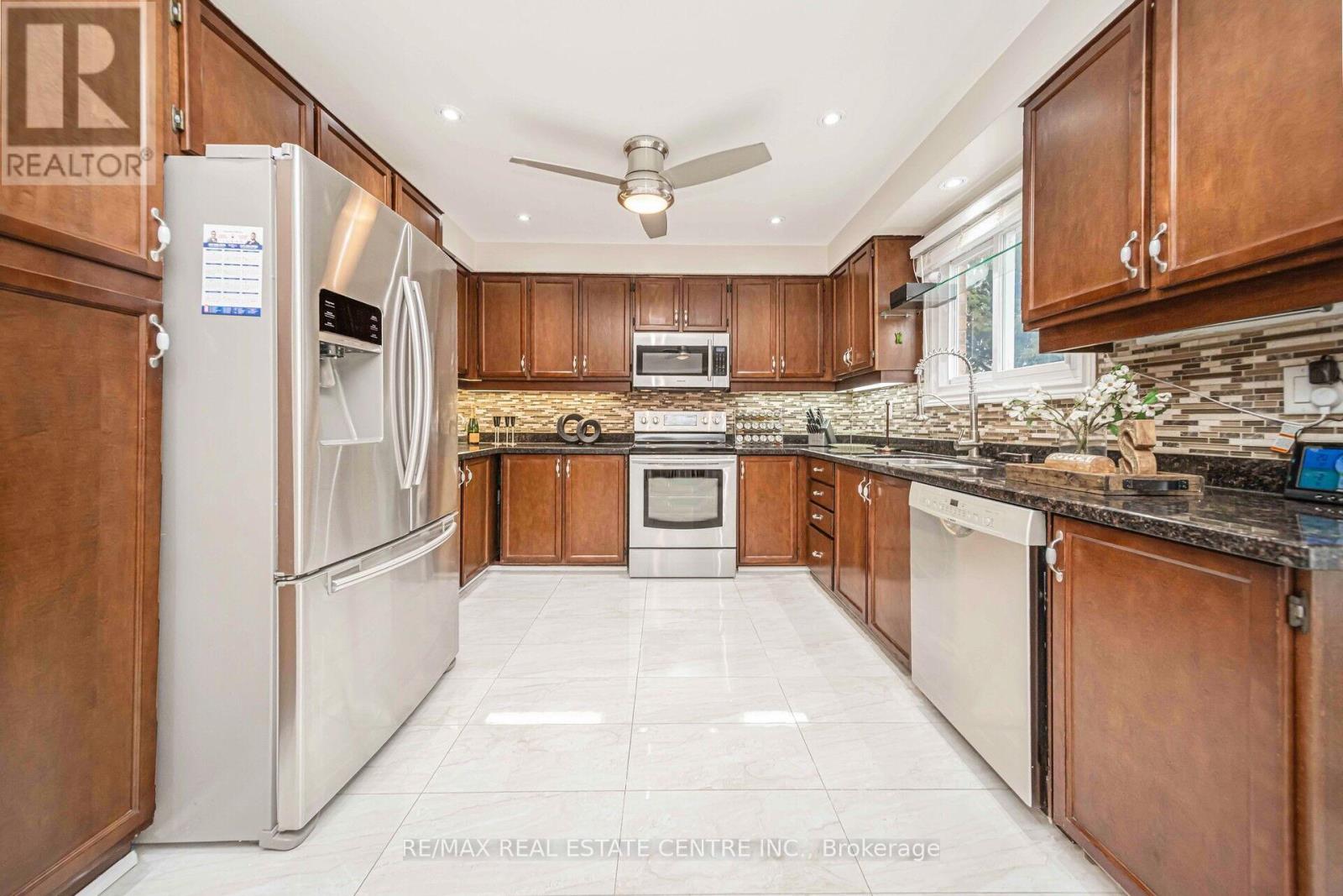63 Leeward Drive, Brampton, Ontario  L6S 5V9 - Photo 28 - W12036244