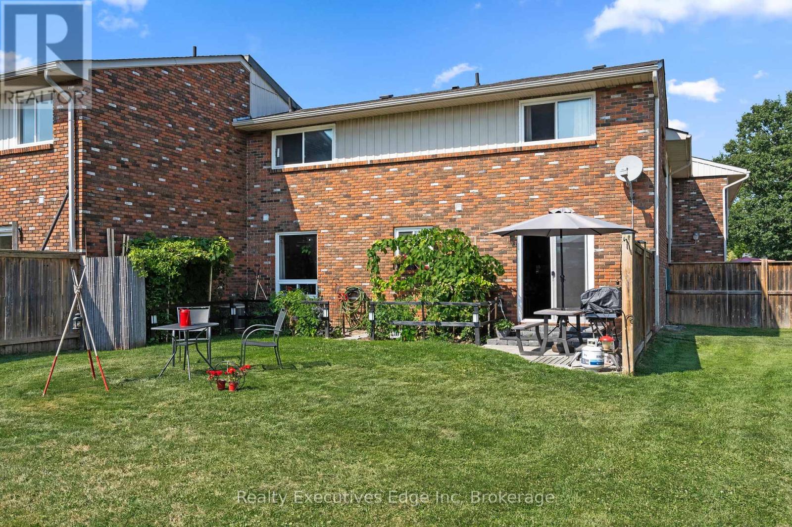 256 - 100 Brownleigh Avenue, Welland, Ontario  L3B 5V8 - Photo 33 - X12036291