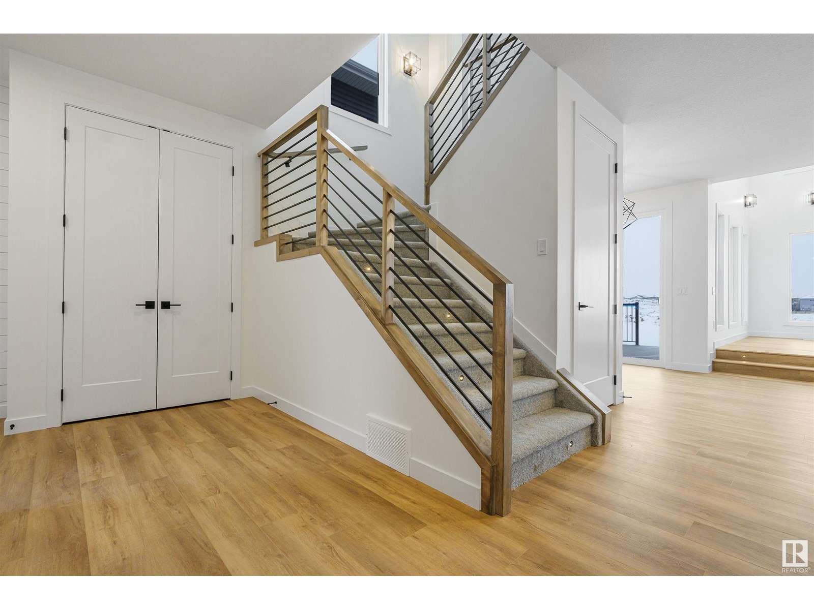Property at 408 Pine Point image 4