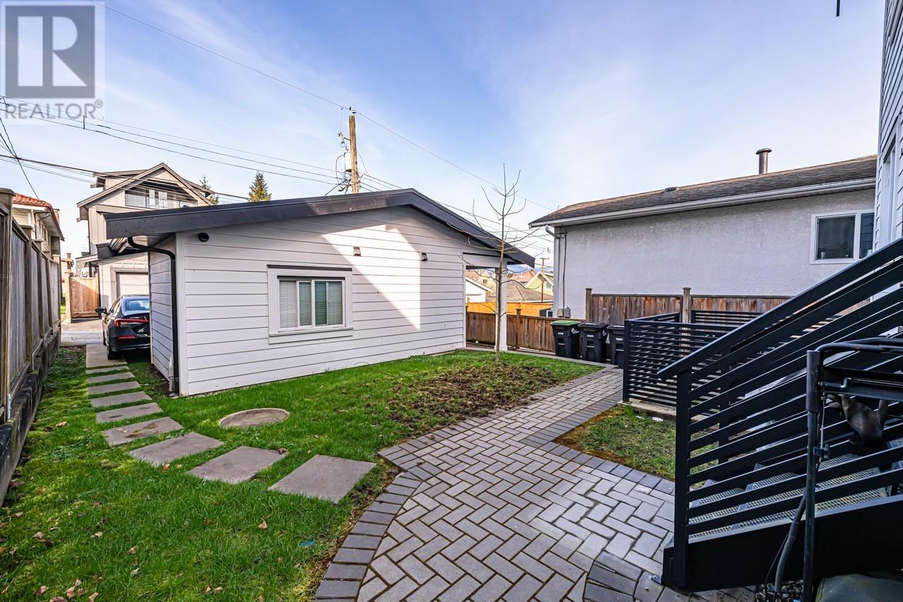 Property at 1155 RENFREW STREET image 5