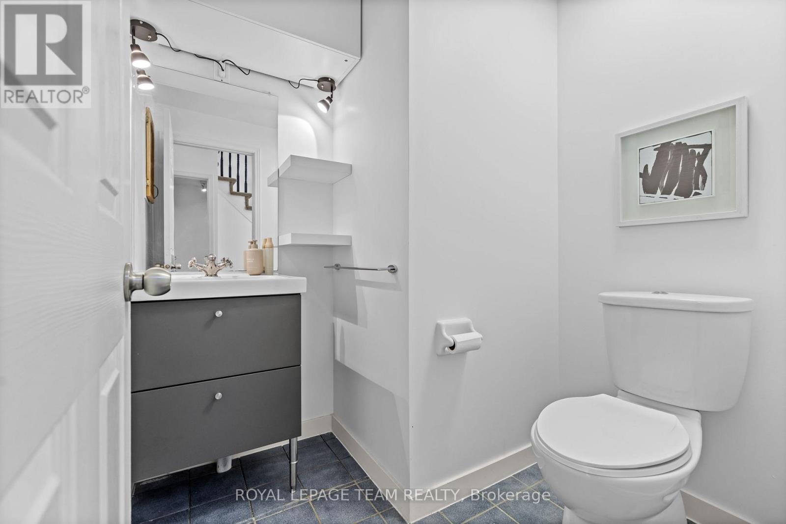 Property at 81 ALON STREET image 4