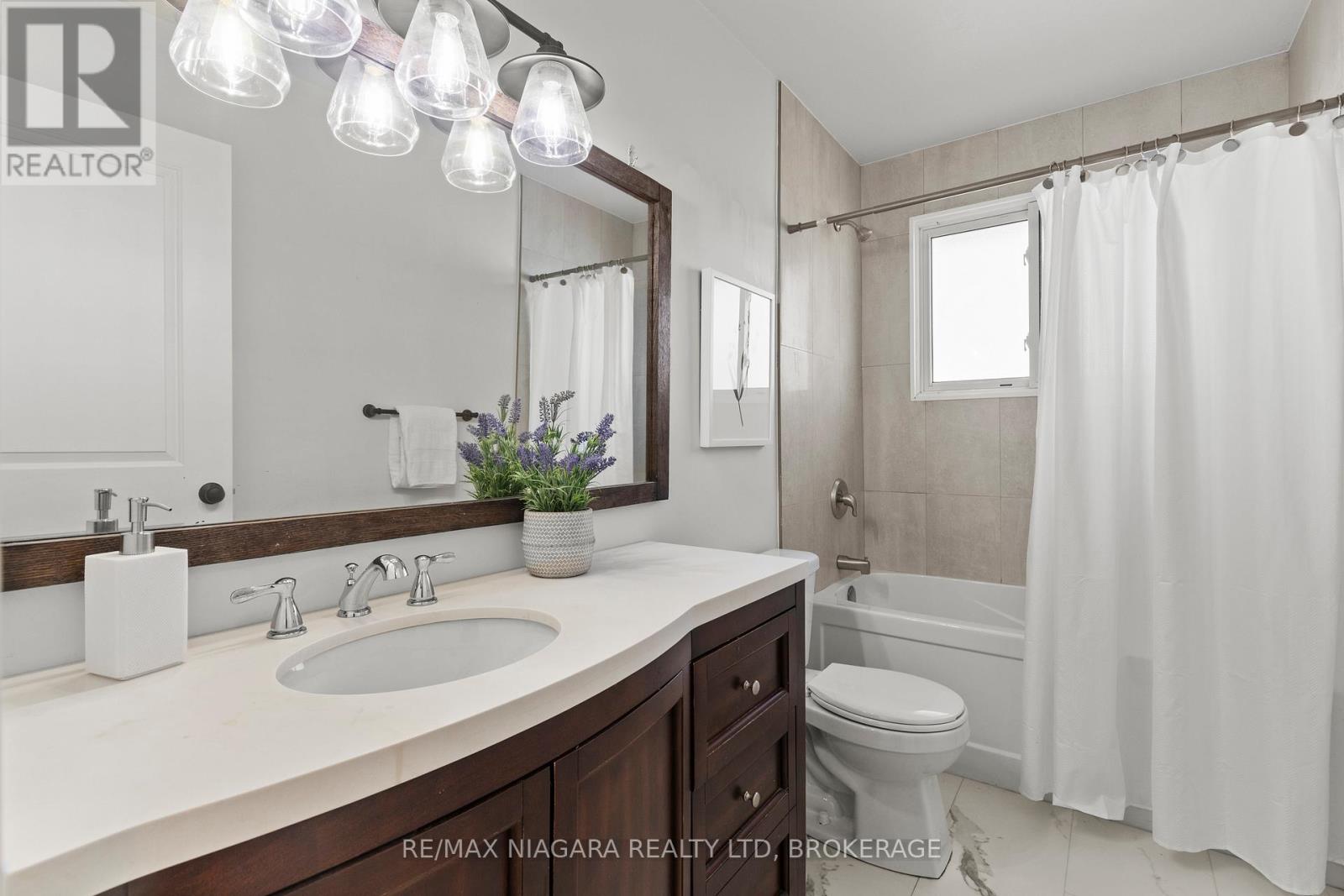 48 Valencourt Drive, Welland (N. Welland), Ontario  L3C 1M8 - Photo 17 - X12036340
