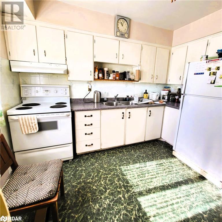 Property at 104 BARONWOOD Court Unit# 104 image 4