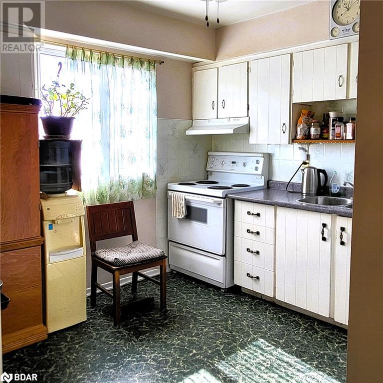 Property at 104 BARONWOOD Court Unit# 104 image 3