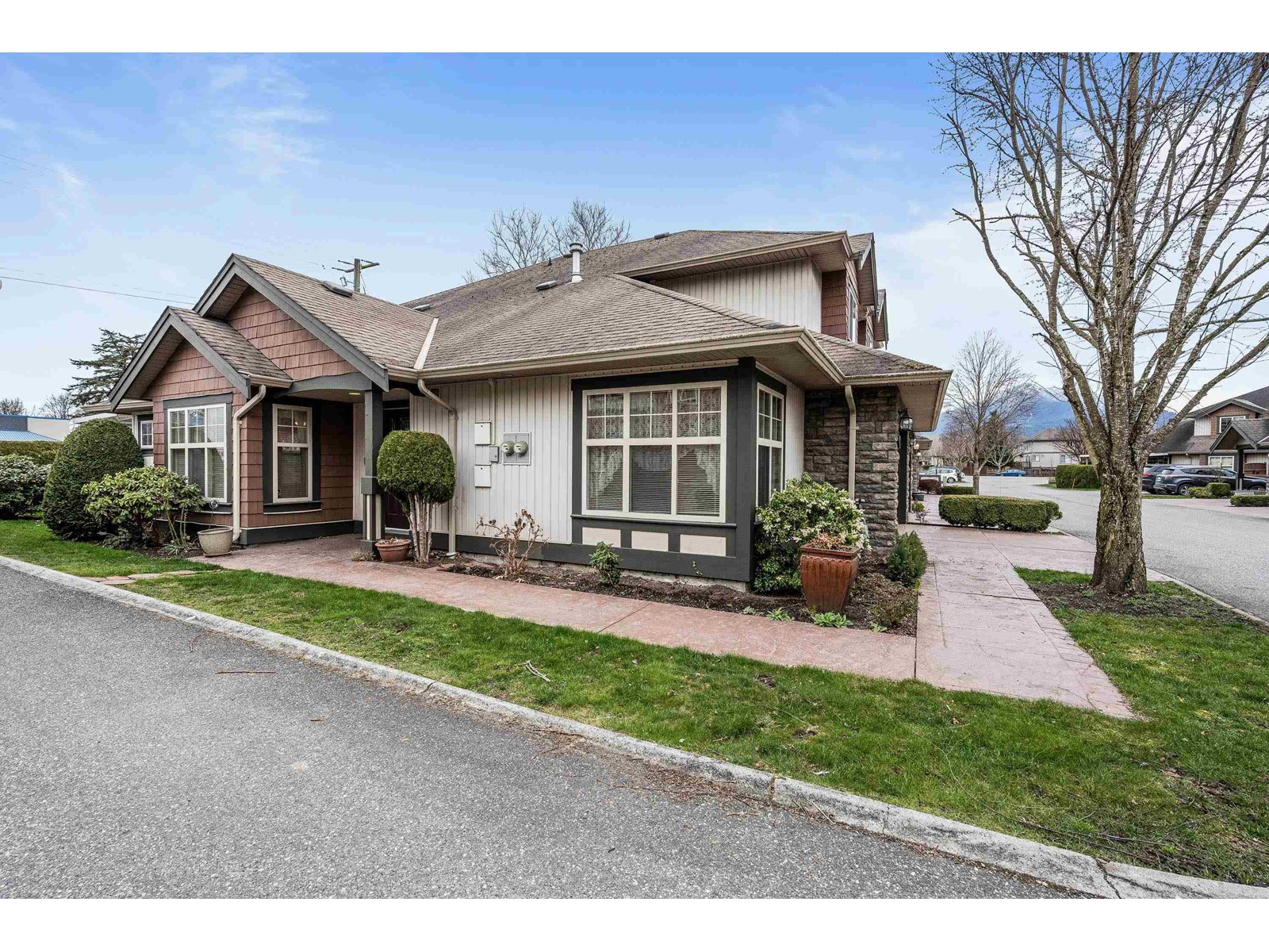 Property at 9 6887 SHEFFIELD WAY image 3
