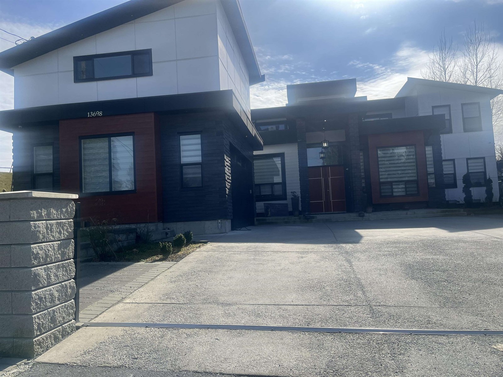 Property at 13698 113 AVENUE image 1