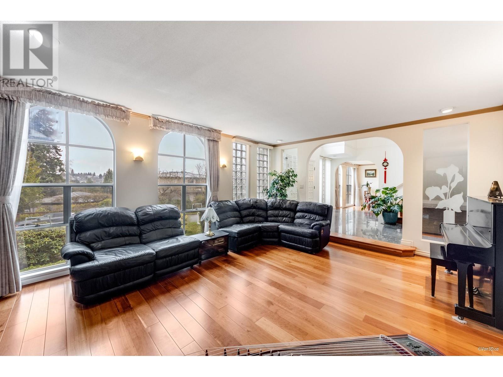 Property at 4438 MAGNOLIA STREET image 3