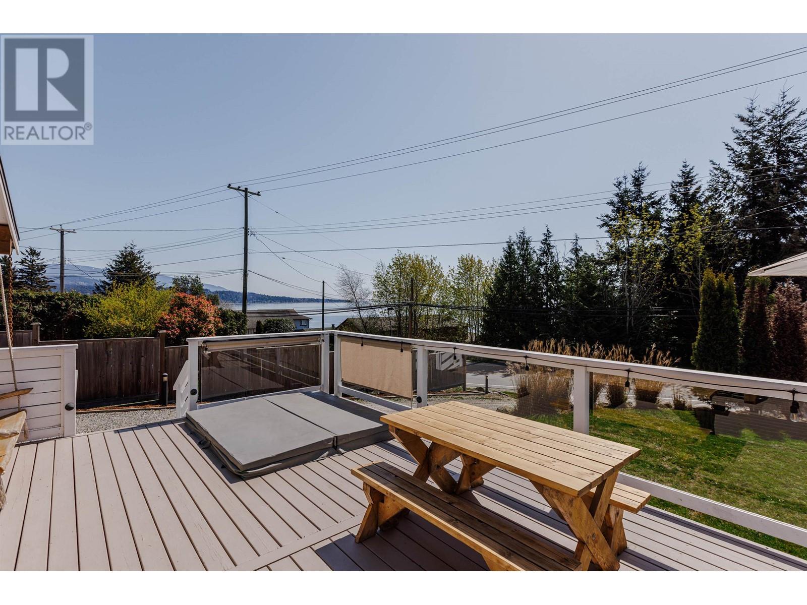 Property at 6244 SUNSHINE COAST HIGHWAY image 4