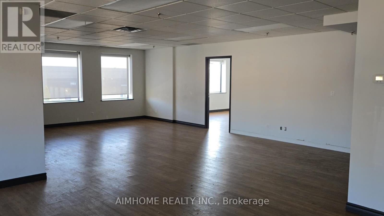 510 Garyray Drive, Toronto, Ontario  M9L 1R1 - Photo 3 - W12036349