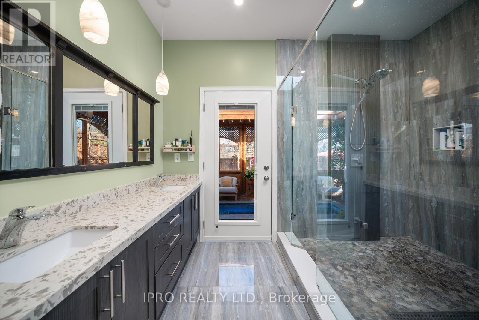 17 Hardwick Court, Toronto, Ontario  M9C 4G5 - Photo 17 - W12036355