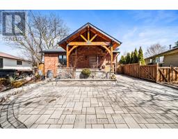 17 HARDWICK COURT, Toronto, Ontario