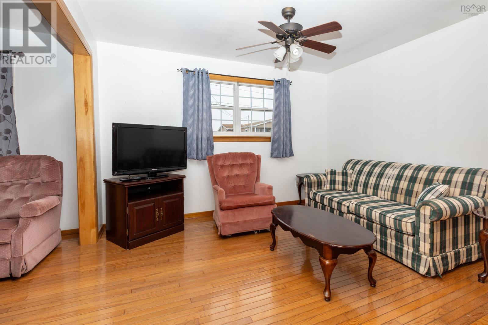 58 Butts Street, Sydney Mines, Nova Scotia  B1V 1N2 - Photo 16 - 202505578