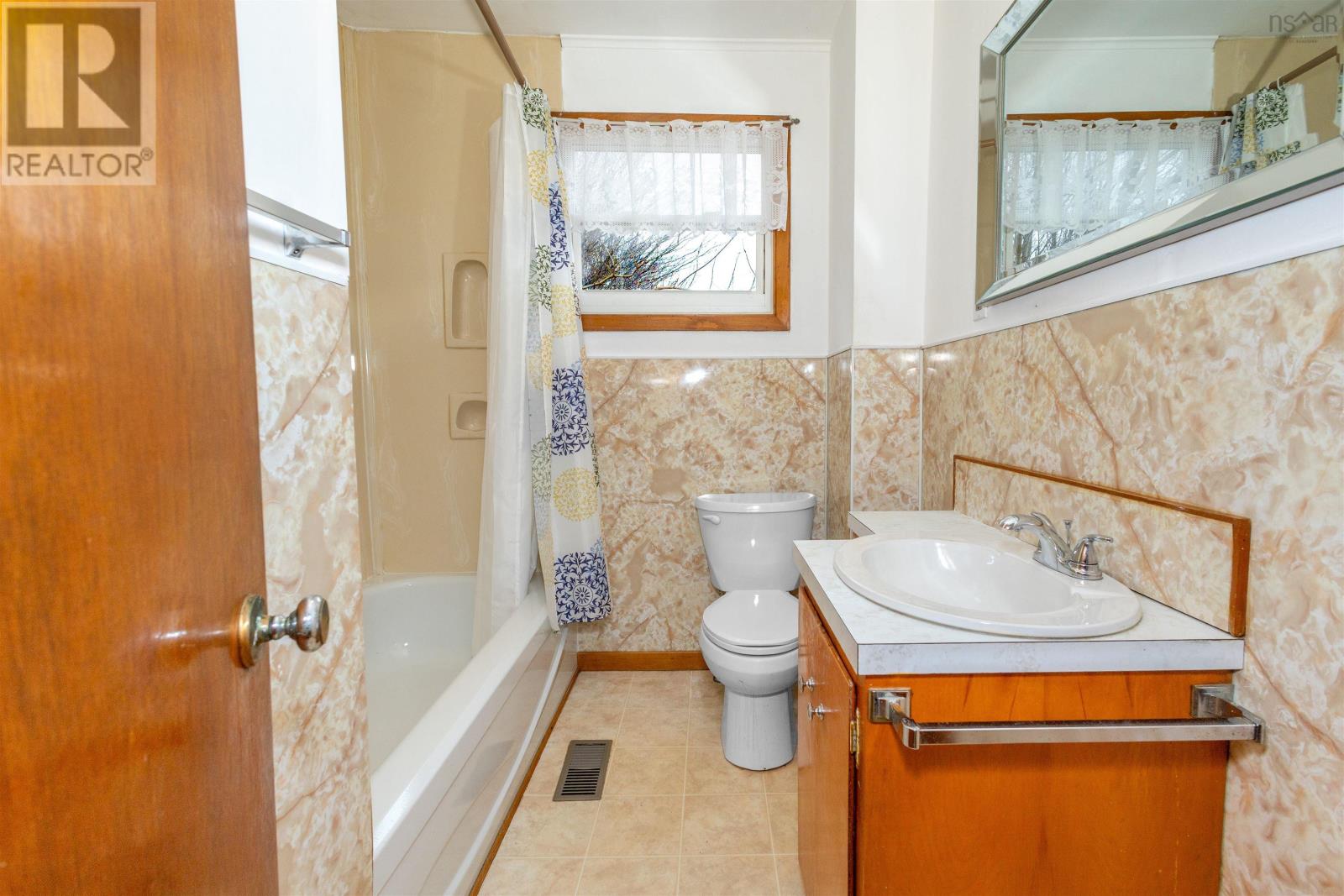 58 Butts Street, Sydney Mines, Nova Scotia  B1V 1N2 - Photo 20 - 202505578