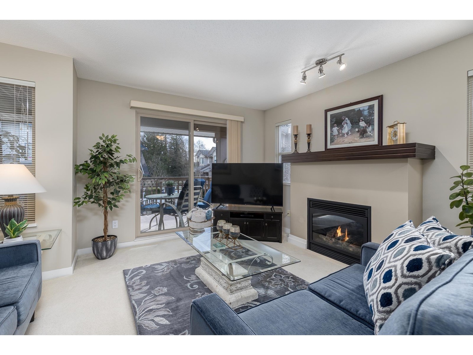 Property at 8 19250 65 AVENUE image 2