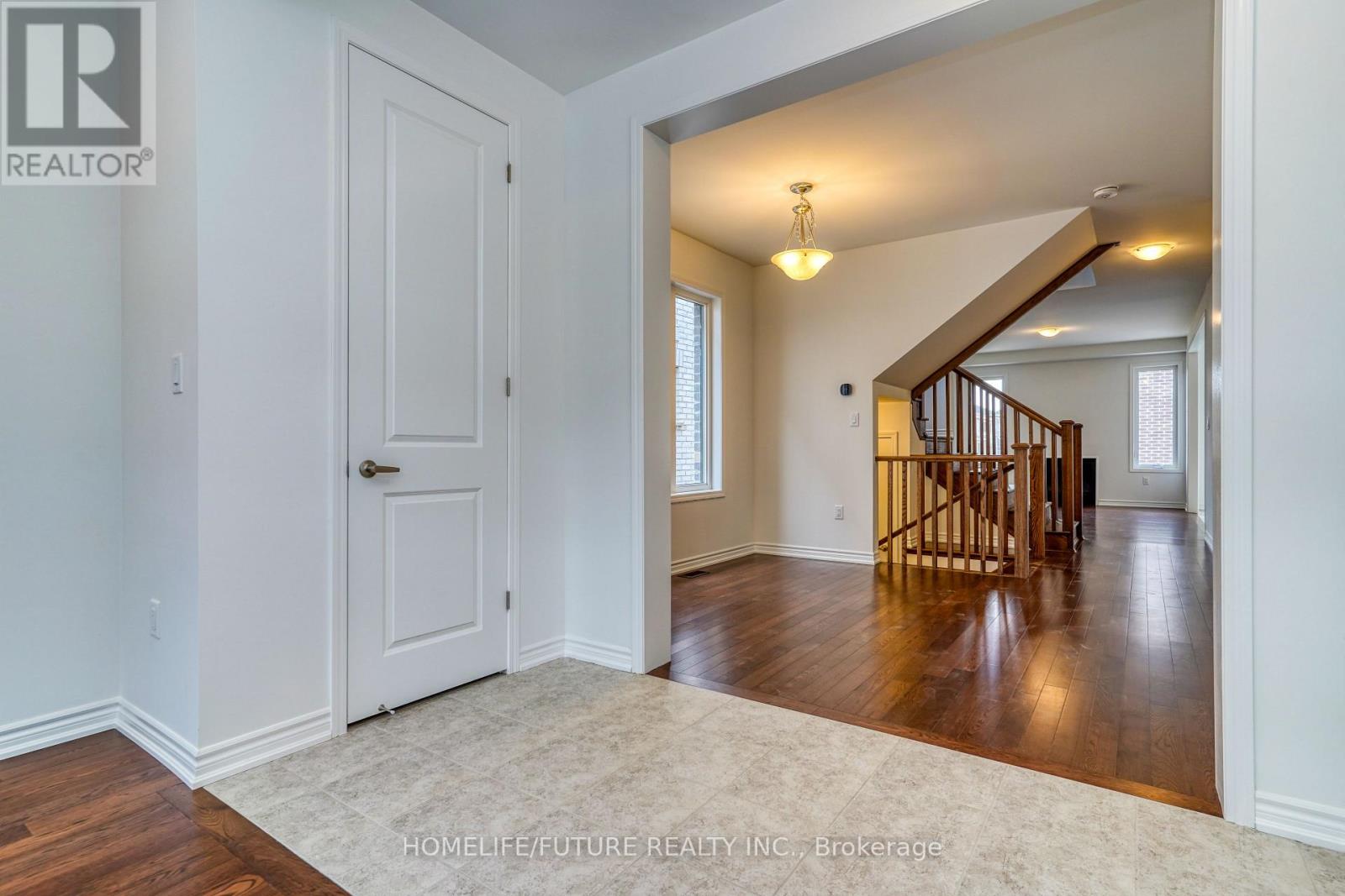 1481 Mockingbird Square, Pickering, Ontario  L1X 0N8 - Photo 8 - E12036378