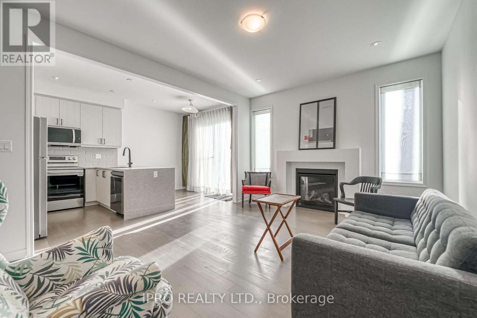 49 Mcbride Trail, Barrie, Ontario  L9J 0Y8 - Photo 13 - S12036381