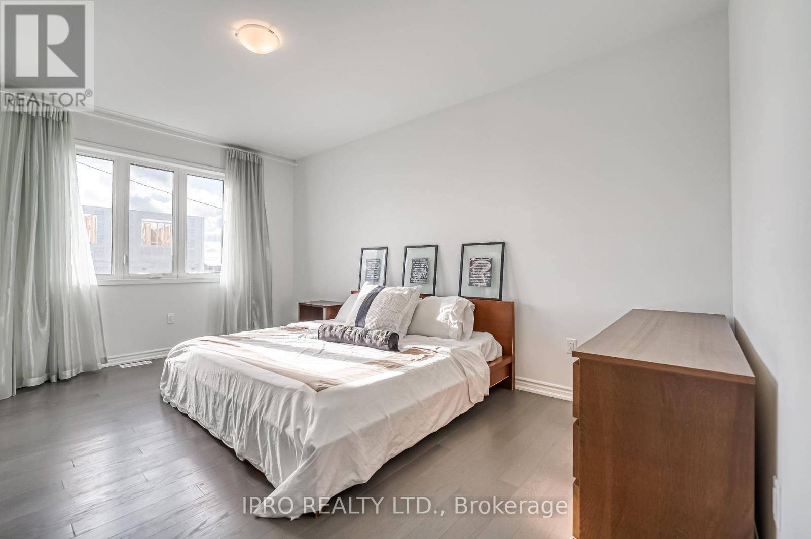 49 Mcbride Trail, Barrie, Ontario  L9J 0Y8 - Photo 16 - S12036381