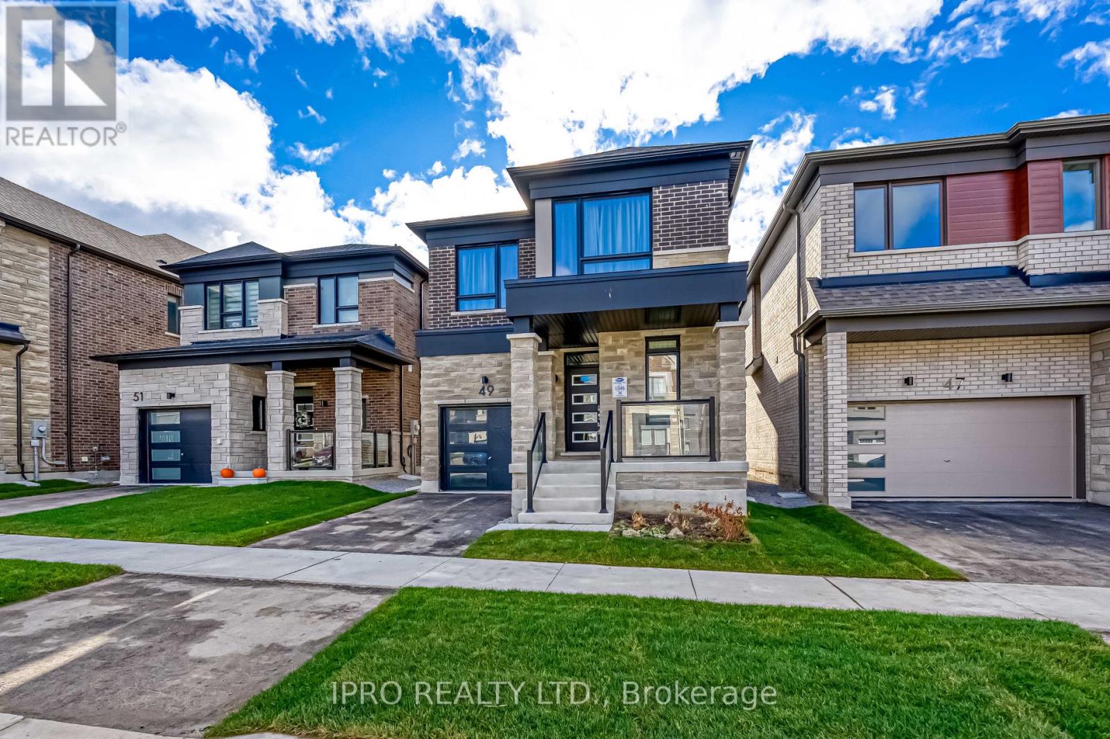 49 Mcbride Trail, Barrie, Ontario  L9J 0Y8 - Photo 2 - S12036381