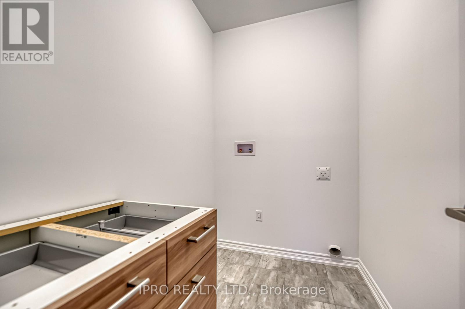 49 Mcbride Trail, Barrie, Ontario  L9J 0Y8 - Photo 23 - S12036381
