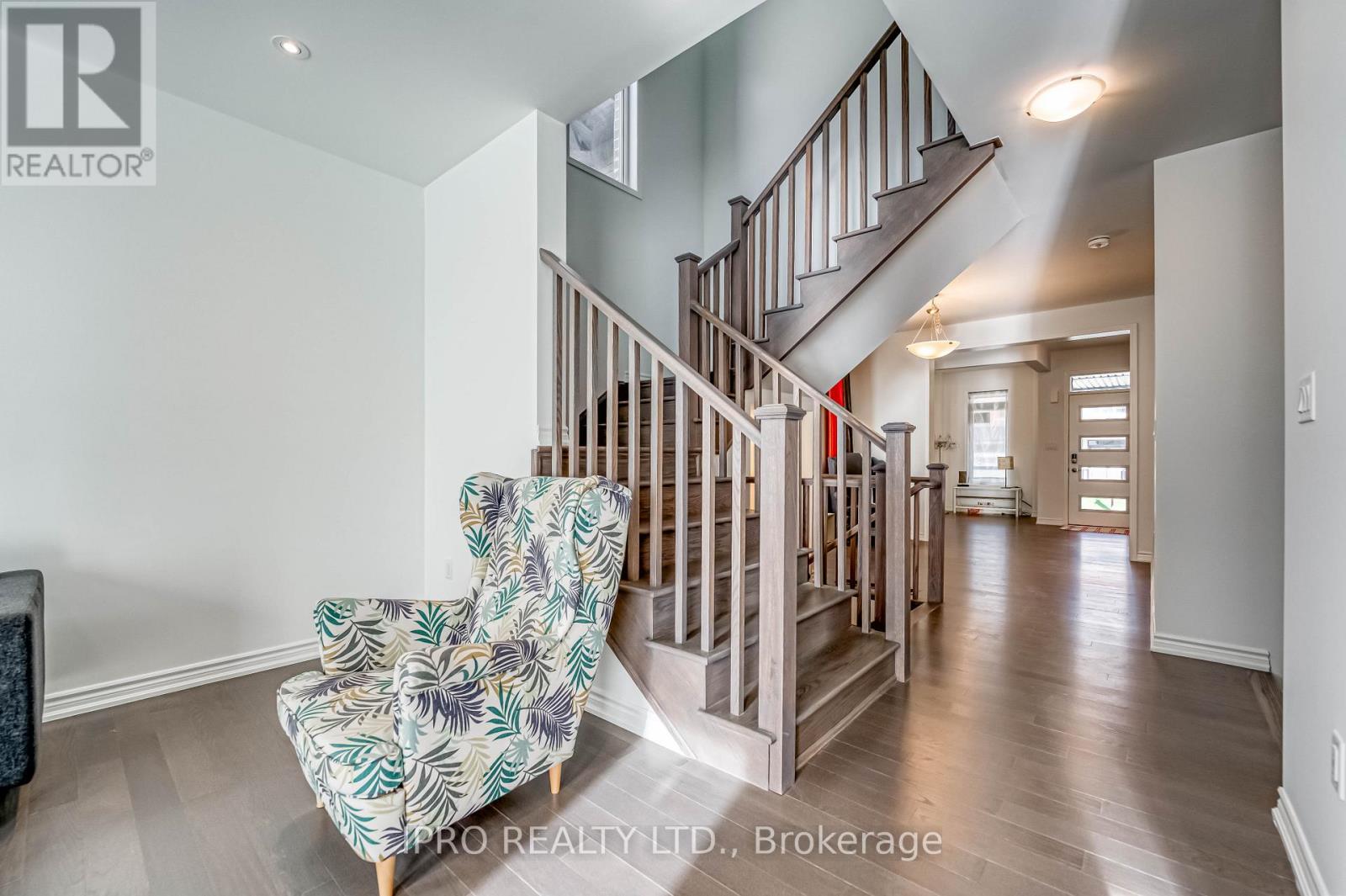 49 Mcbride Trail, Barrie, Ontario  L9J 0Y8 - Photo 7 - S12036381