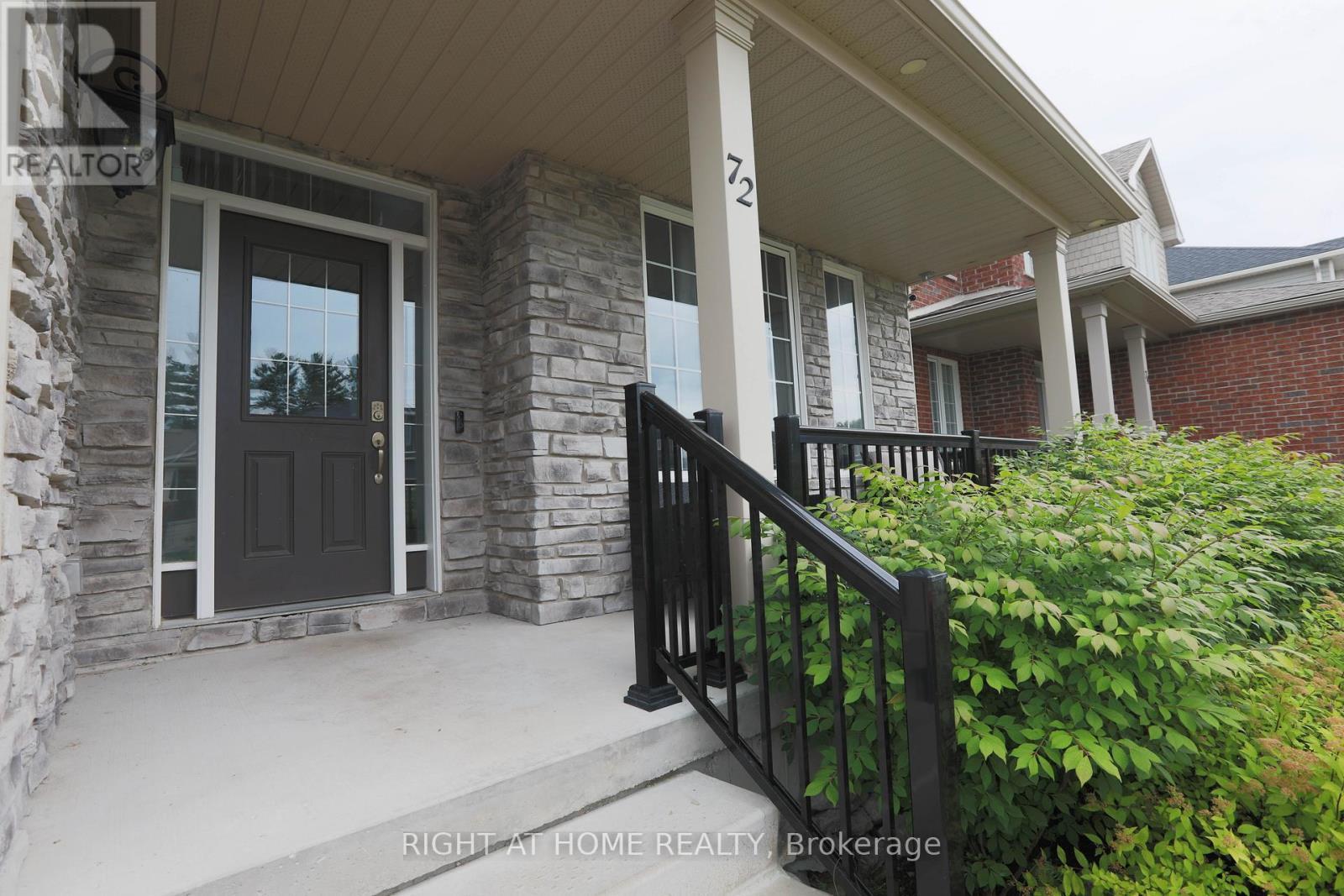 Property at 72 LOCKERBIE CRESCENT image 2