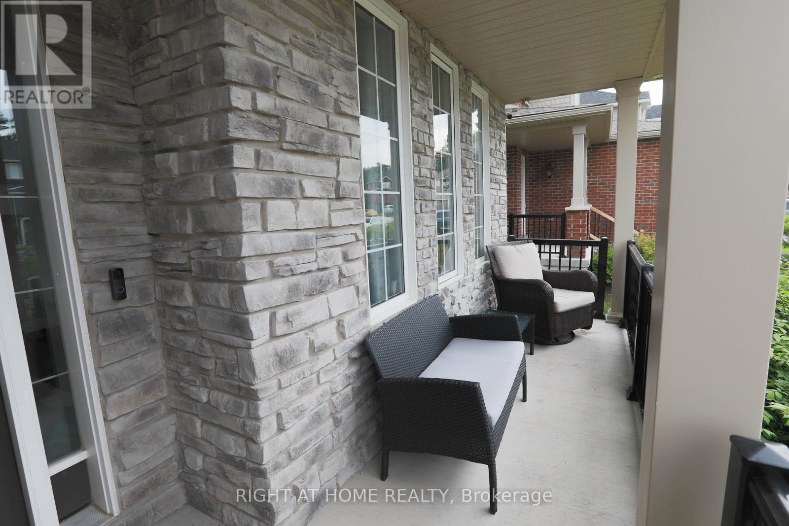 Property at 72 LOCKERBIE CRESCENT image 3