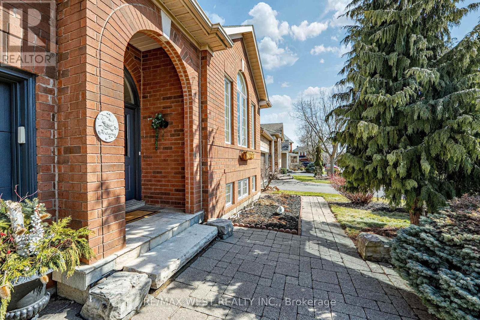Property at 2223 LAPSLEY CRESCENT image 2