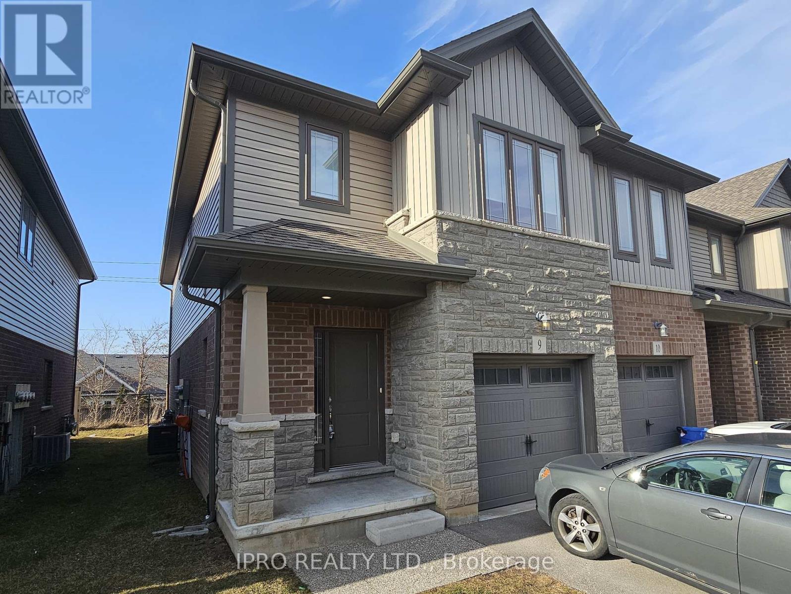 Property at 9 - 77 DIANA AVENUE image 4