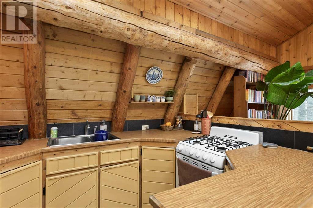 64 Breezewood Bay, Bragg Creek, Alberta  T0L 0K0 - Photo 38 - A2190075