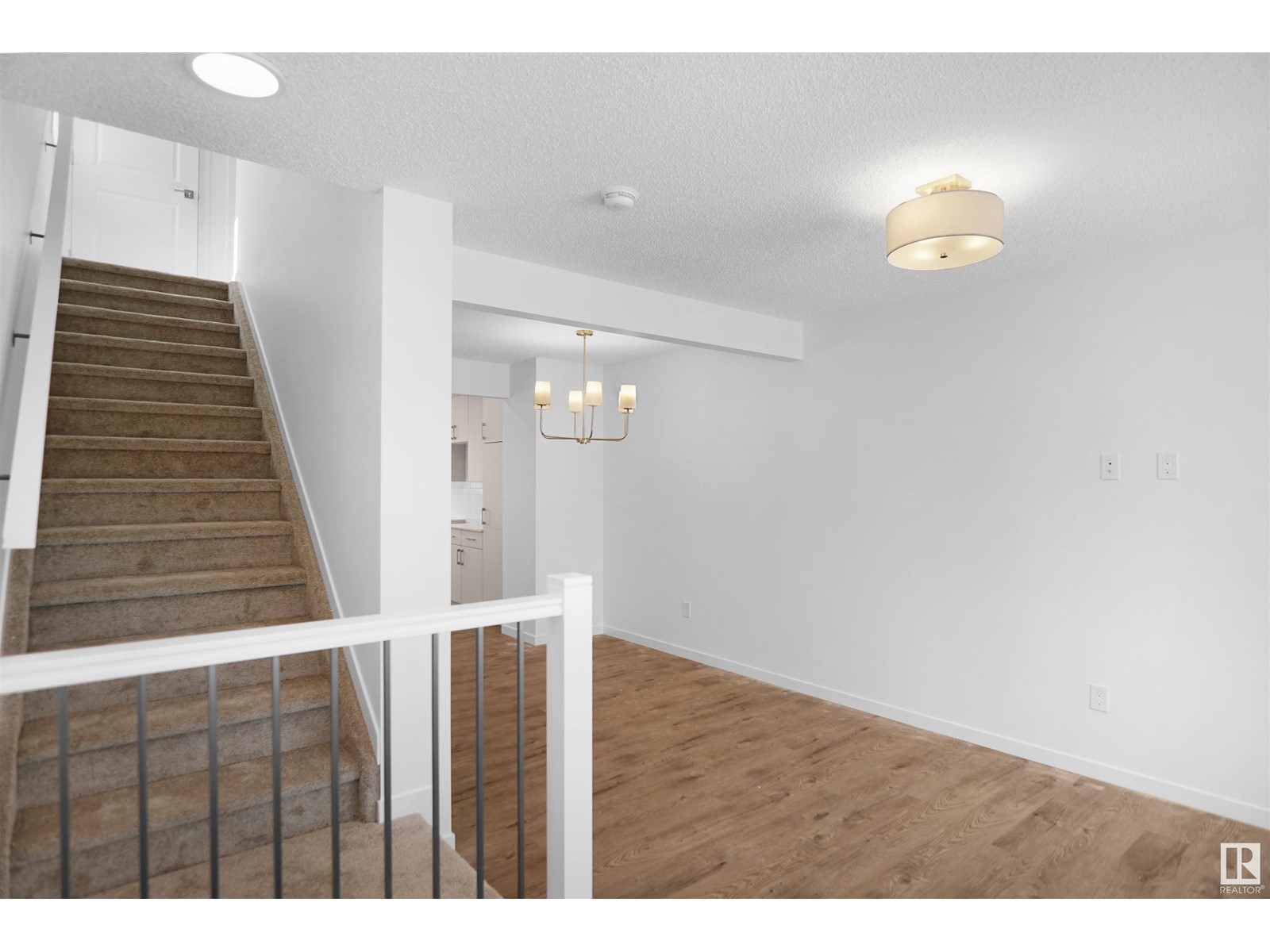 Property at 2039 210 ST NW image 4