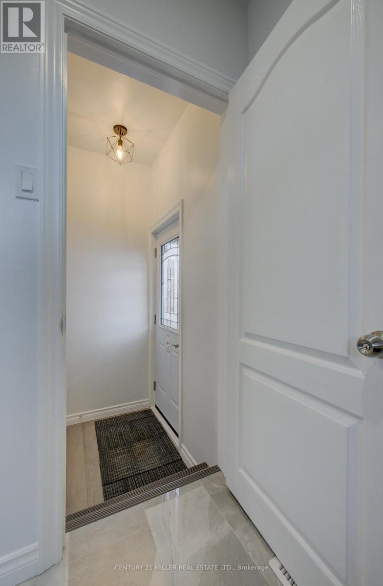 Property at 196 QUEENSDALE AVENUE E image 2