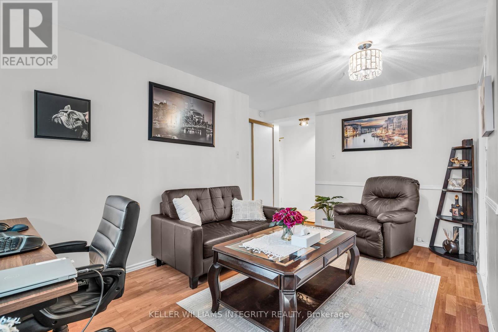 202 - 500 Laurier Avenue W, Ottawa, Ontario  K1R 5E1 - Photo 8 - X12036449