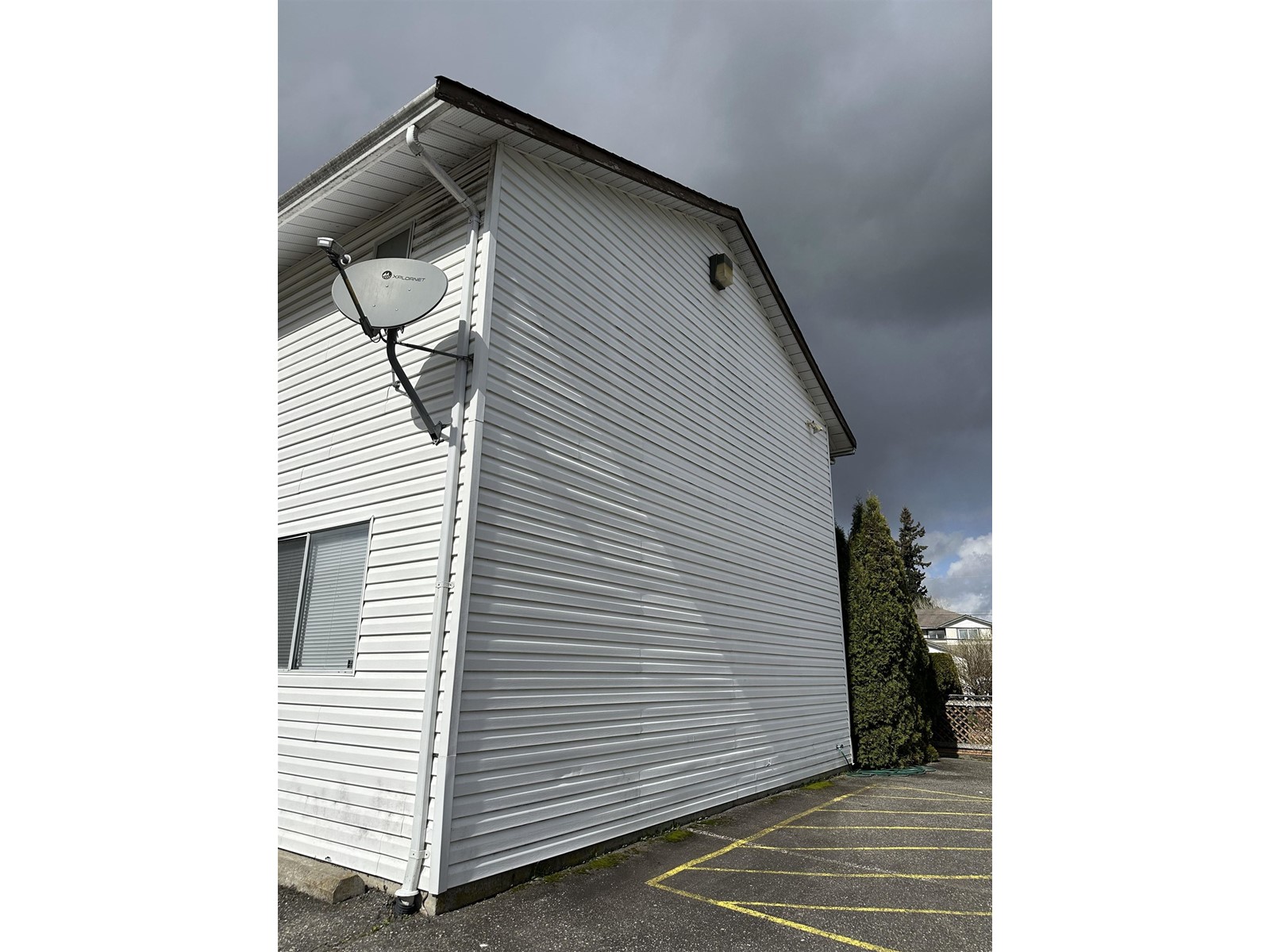 Property at 4 9376 HAZEL STREET image 3