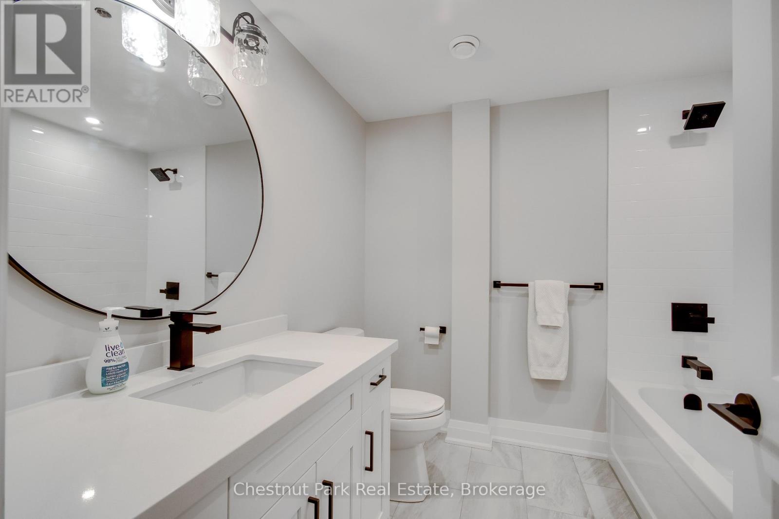 205 - 200 Anglo Street, Bracebridge, Ontario  P1L 1G4 - Photo 6 - X12036471