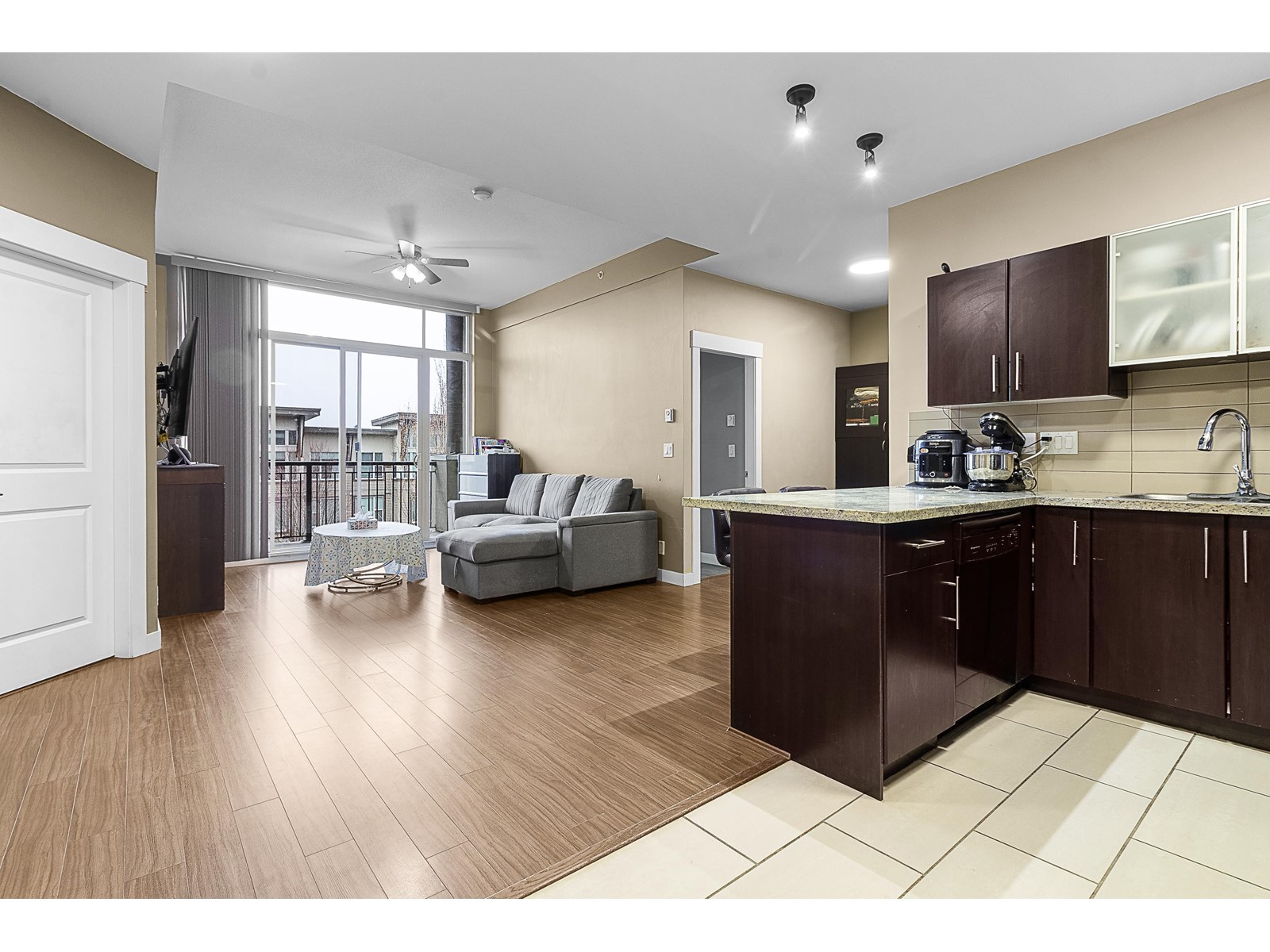 410 33546 Holland Avenue, Abbotsford, British Columbia  V2S 0C1 - Photo 6 - R2979447