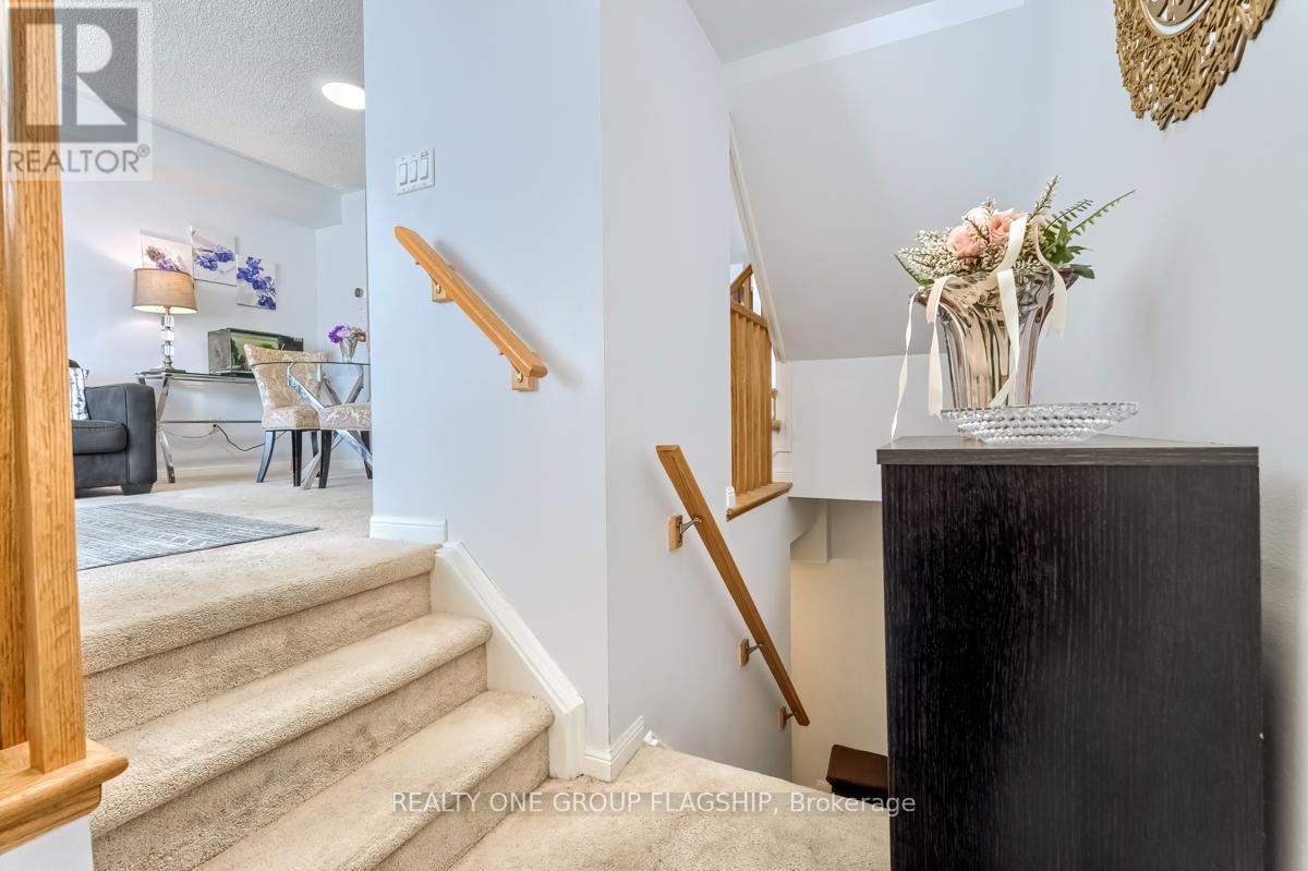 Property at 7 - 3185 BOXFORD CRESCENT image 5