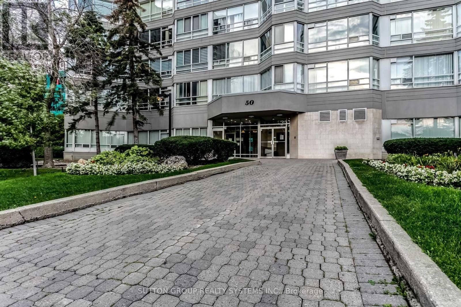 303 - 50 Kingsbridge Garden Circle, Mississauga, Ontario  L5R 1Y2 - Photo 3 - W12027872