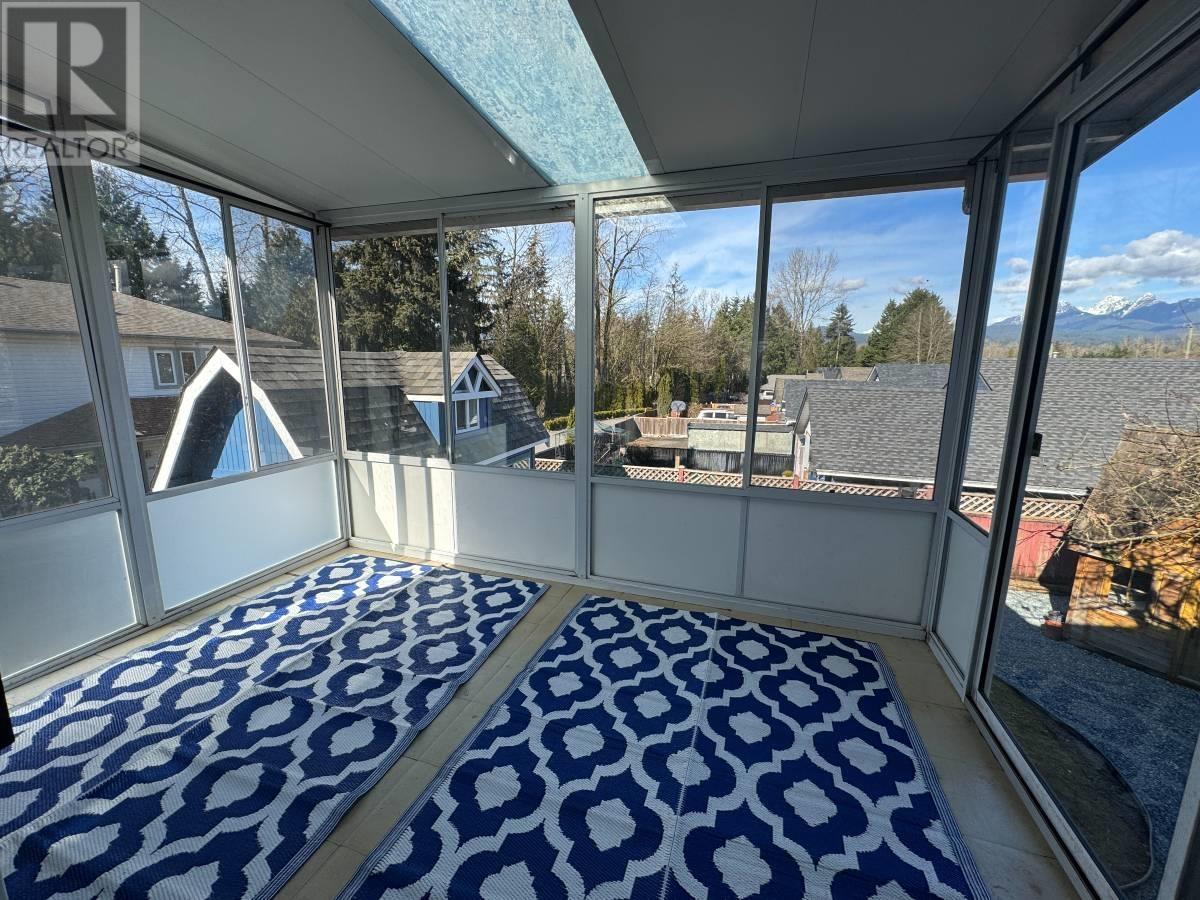 Upper Level 22377 124 Avenue, Maple Ridge, British Columbia  V2X 4J7 - Photo 3 - R2980947