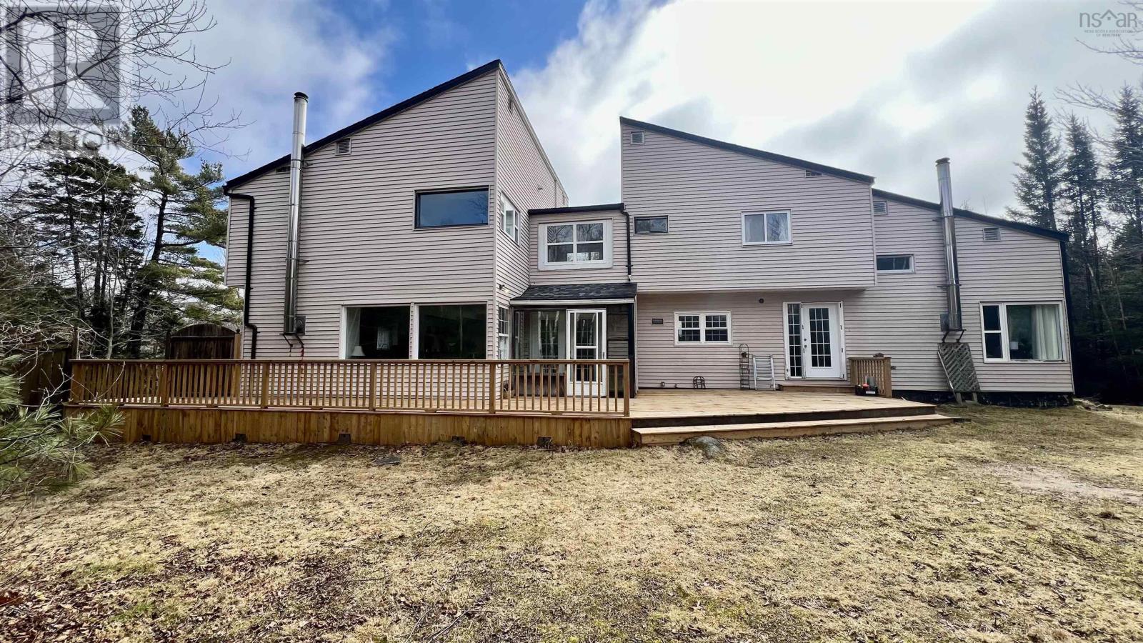 43 Ross Road, Dartmouth, Nova Scotia  B2Z 1B4 - Photo 1 - 202505582
