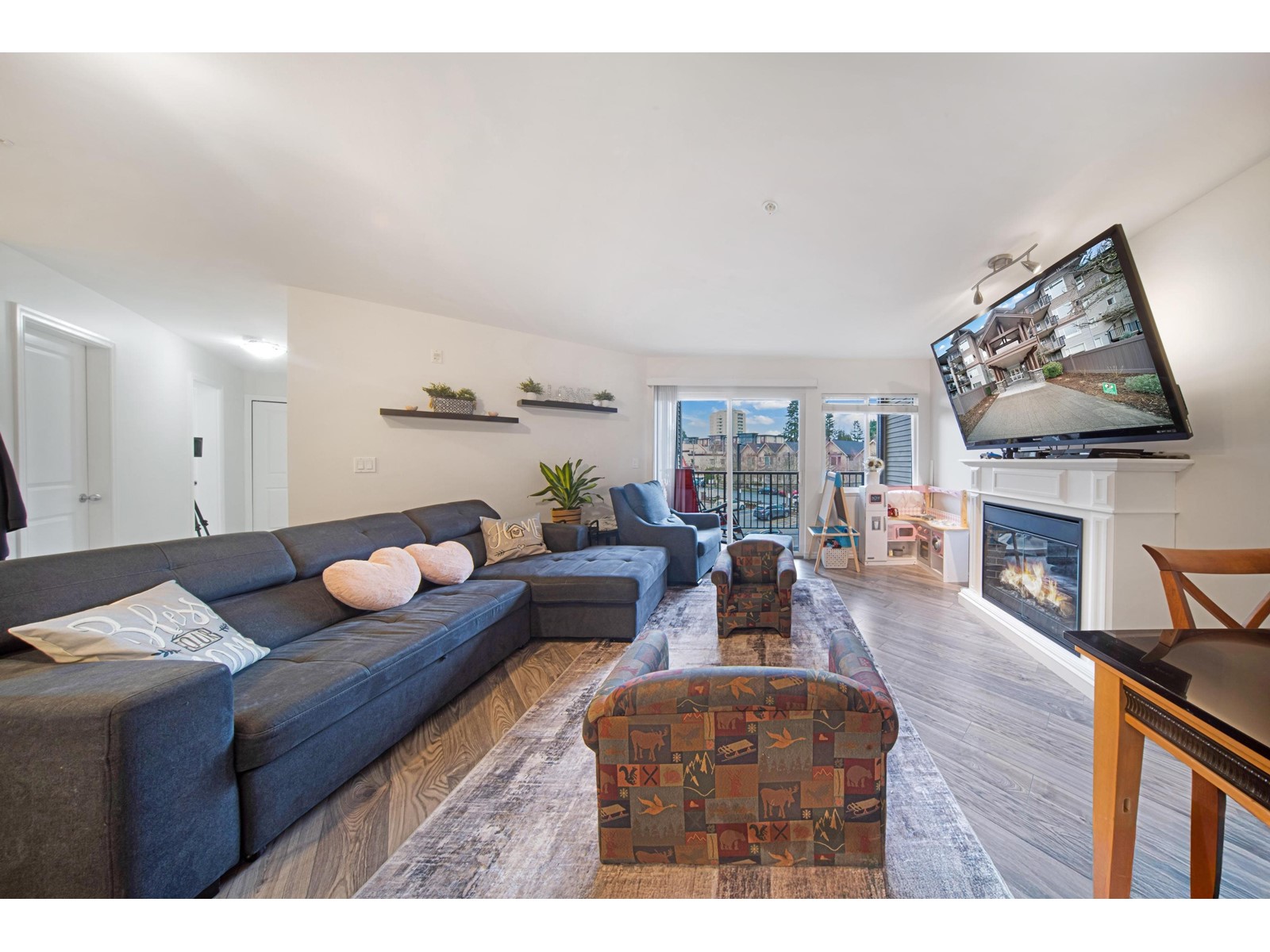 302 2581 Langdon Street, Abbotsford, British Columbia  V2T 7A3 - Photo 3 - R2980083